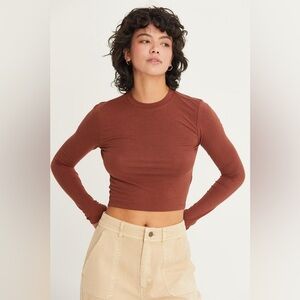 225B-BROWN. Long Sleeve Basic Crop Tee